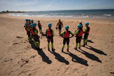 Excursiones de un día a Coasteering desde Edimburgo