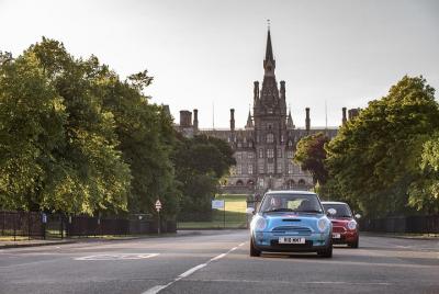 Tour privado de 2 horas a Edimburgo en un Mini Cooper