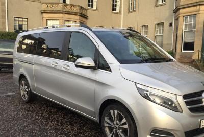 Aeropuerto de Edimburgo a St Andrews en lujoso traslado privado