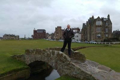 Saint Andrews University Town y Golf Day Tour.