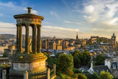 Traslados desde el aeropuerto de Edimburgo: Edimburgo al aeropuerto EDI en coche de lujo