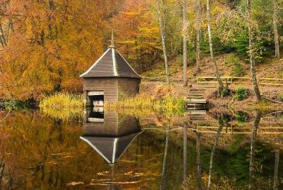 Whisky escocés, castillos, lagos y cascadas