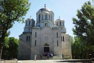 Excursión de medio día de Belgrado a Oplenac y Avala Mountain