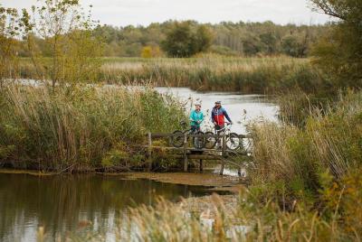 Tour en bicicleta Carska bara