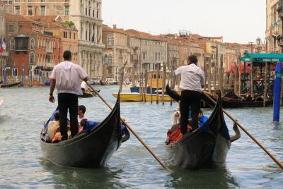Paseo en góndola por el Gran Canal de Venecia