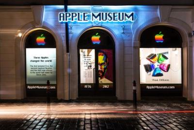 Entrada al museo de Apple en Praga