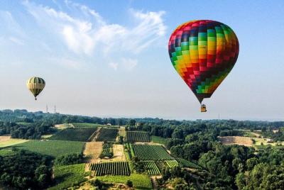 Vuelo de globo aerostático por la mañana de fin de semana en Milán Vuelo de globo aerostático por la mañana de fin de semana en Milán