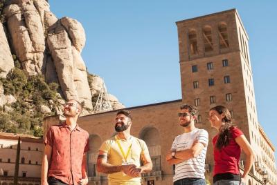 Excursión de medio día a Montserrat con tapas y vinos gourmet desde Barcelona