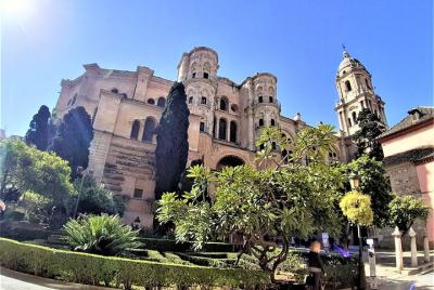 Recorrido privado de medio día por la Málaga histórica desde Marbella Recorrido privado de medio día por la Málaga histórica desde Marbella