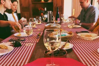 En medio de los viñedos: bodegas y almuerzo!