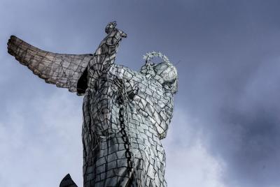 Tour privado: el recorrido original por la ciudad de Quito en tra