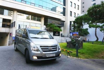 Traslado privado desde el aeropuerto de Incheon a la ciudad de Seúl (1-6 personas)