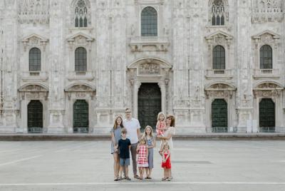 Sesión privada de fotografía de vacaciones con fotógrafo local en Milán Sesión privada de fotografía de vacaciones con fotógrafo local en Milán