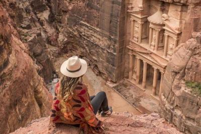 Traslado privado de Petra a / desde Amman o el aeropuerto o el Ma