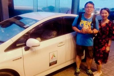 Traslado privado de la ciudad de Hiriwadunna al aeropuerto de Col