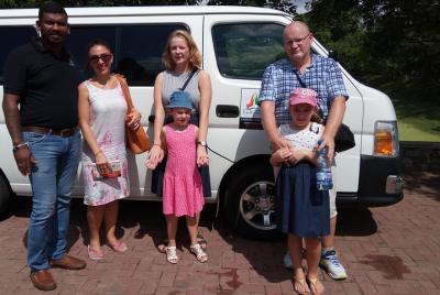 Traslado privado de la ciudad de Minneriya al aeropuerto de Colom