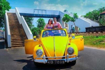 Bentota Village Tour en viejo automóvil Volkswagen