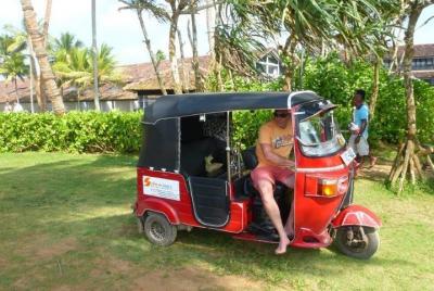 Tour por el pueblo en Bentota en Tuk-Tuk desde Bentota