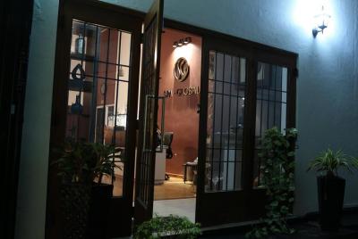 Todo bajo un mismo techo: un salón de belleza, Foot Spa, Sheesha 