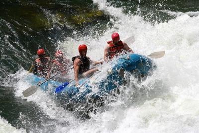 Zambezi Rafting en aguas bravas desde las cataratas Victoria
