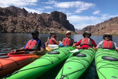 Excursión de medio día en kayak en el Cañón Negro desde Las Vegas Excursión de medio día en kayak en el Cañón Negro desde Las Vegas