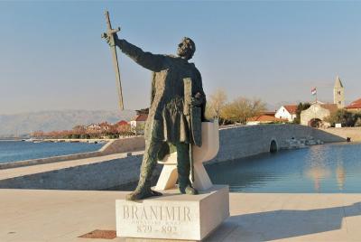 Visita guiada cultural e histórica a pie de Nin