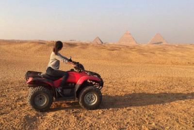 Paseo en quad por las pirámides de Giza Safari privado en el desi