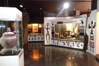 Visita al museo con City Tour y compras