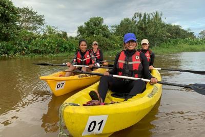 Sesión de 2 horas en kayak / SUP en Baddegama (naturaleza y avifauna) Sesión de 2 horas en kayak / SUP en Baddegama (naturaleza y avifauna)