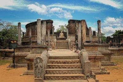 Tour privado de 5 días por lo más destacado de Sri Lanka Tour privado de 5 días por lo más destacado de Sri Lanka