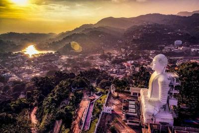 Descubre Kandy en helicóptero desde Koggala Descubre Kandy en helicóptero desde Koggala
