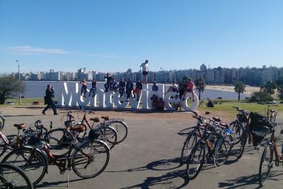 Recorrido en bicicleta por la ciudad de Montevideo Recorrido en bicicleta por la ciudad de Montevideo