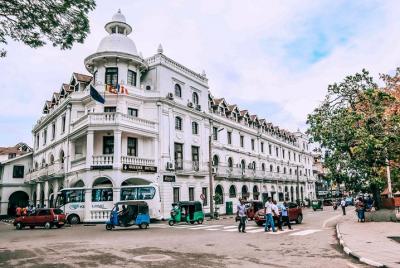 Kandy City Walk con un local