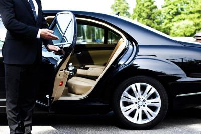 Traslado privado desde Hambantota y Yala a Nuwara Eliya en un coche con aire acondicionado Traslado privado desde Hambantota y Yala a Nuwara Eliya en un coche con aire acondicionado