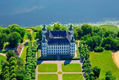 Excursión privada desde Estocolmo al castillo de Skokloster y Sigtuna en automóvil VIP Excursión privada desde Estocolmo al castillo de Skokloster y Sigtuna en automóvil VIP