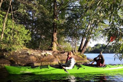 Tour en kayak al atardecer para grupos pequeños en Estocolmo con cena Tour en kayak al atardecer para grupos pequeños en Estocolmo con cena