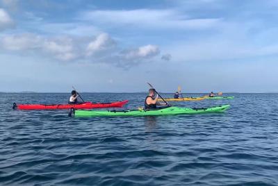 Explora el archipiélago, kayak y camping / 2D Explora el archipiélago, kayak y camping / 2D