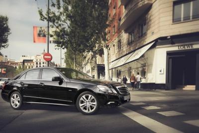 Salida de traslado privado de la ciudad de Estocolmo al aeropuerto de Bromma BMA en automóvil comercial Salida de traslado privado de la ciudad de Estocolmo al aeropuerto de Bromma BMA en automóvil comercial