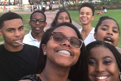 Excursión de búsqueda del tesoro en la ciudad de San Antonio de Zombie Scavengers