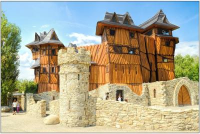 Traslado privado y boleto de entrada al parque de atracciones Mirakulum desde Praga