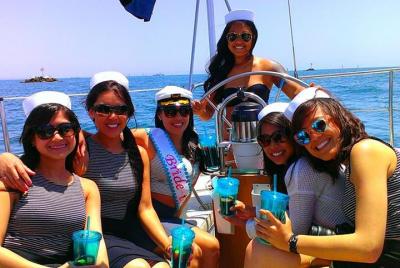 Bachelorette Sailing Party en la bahía de San Diego hasta 12 invitados Bachelorette Sailing Party en la bahía de San Diego hasta 12 invitados