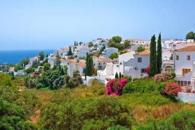 Escapada a Frigiliana y Nerja desde Málaga Escapada a Frigiliana y Nerja desde Málaga