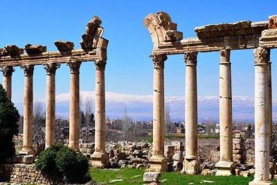 Tour económico de medio día a Baalbek y Ksara Tour económico de medio día a Baalbek y Ksara