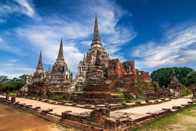 Templos antiguos de Ayutthaya, crucero por el río con almuerzo