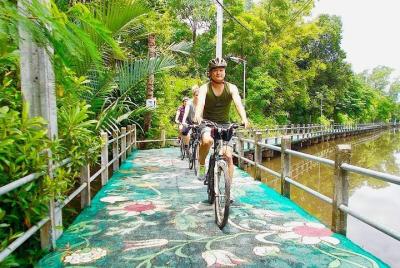 Tour de aventura en bicicleta por la selva verde de pulmón de Ban