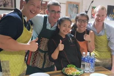 Elija sus 5 platos con Market Tour Sukhumvit medio día