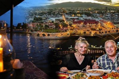 Cena crucero por el río Ping