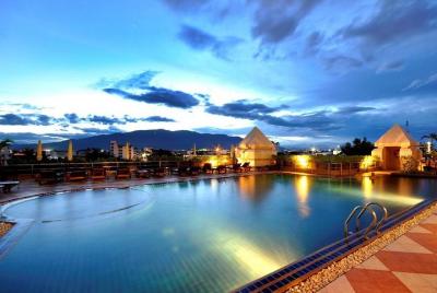 Increíble alojamiento de 1 noche en el casco antiguo de Chiang Mai, cerca del hotel Duangtawan Increíble alojamiento de 1 noche en el casco antiguo de Chiang Mai, cerca del hotel Duangtawan