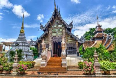 Disfrute del recorrido por la ciudad y el templo de Chiang Mai Disfrute del recorrido por la ciudad y el templo de Chiang Mai
