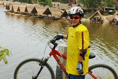 Paseo en bicicleta para grupos pequeños desde la ciudad de Chiang Mai hasta el lago Huay Tueng Tao Paseo en bicicleta para grupos pequeños desde la ciudad de Chiang Mai hasta el lago Huay Tueng Tao